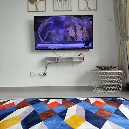 The Quartz 3 Bedroom Apartment With Fully Furnish And Fully Aircond, Infinity Pool, Corner Lot With Seaview And City View Centre Of Malacca City Tranquerah Exterior photo
