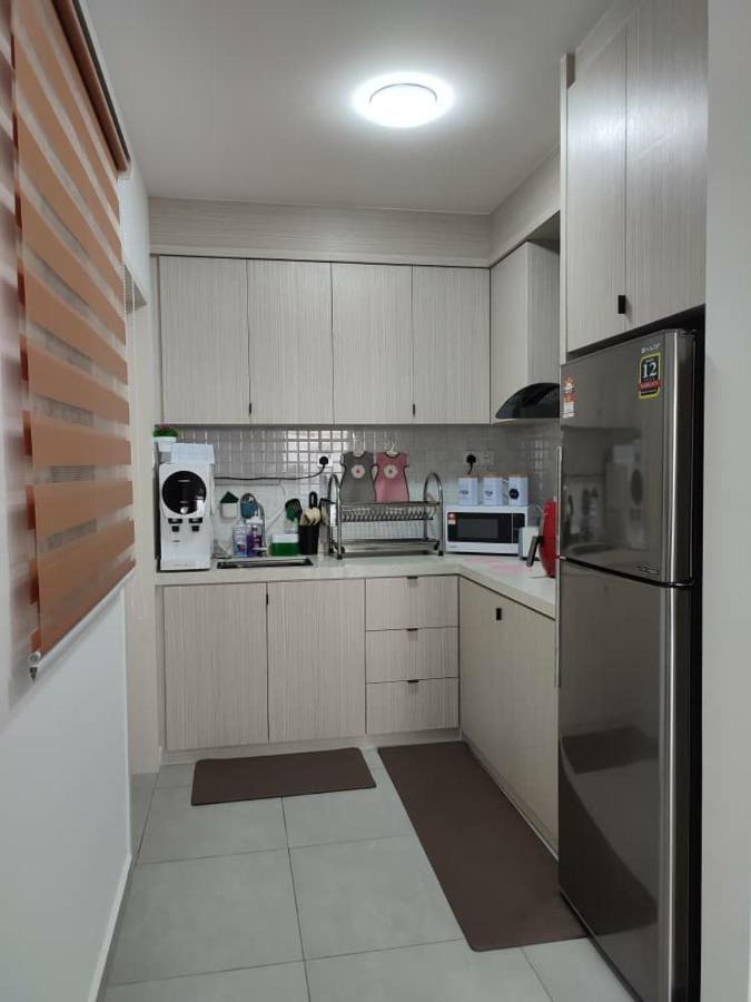 The Quartz 3 Bedroom With Fully Furnish And Fully Aircond, Infinity Pool, Corner Lot With Seaview And View Centre Of Malacca *