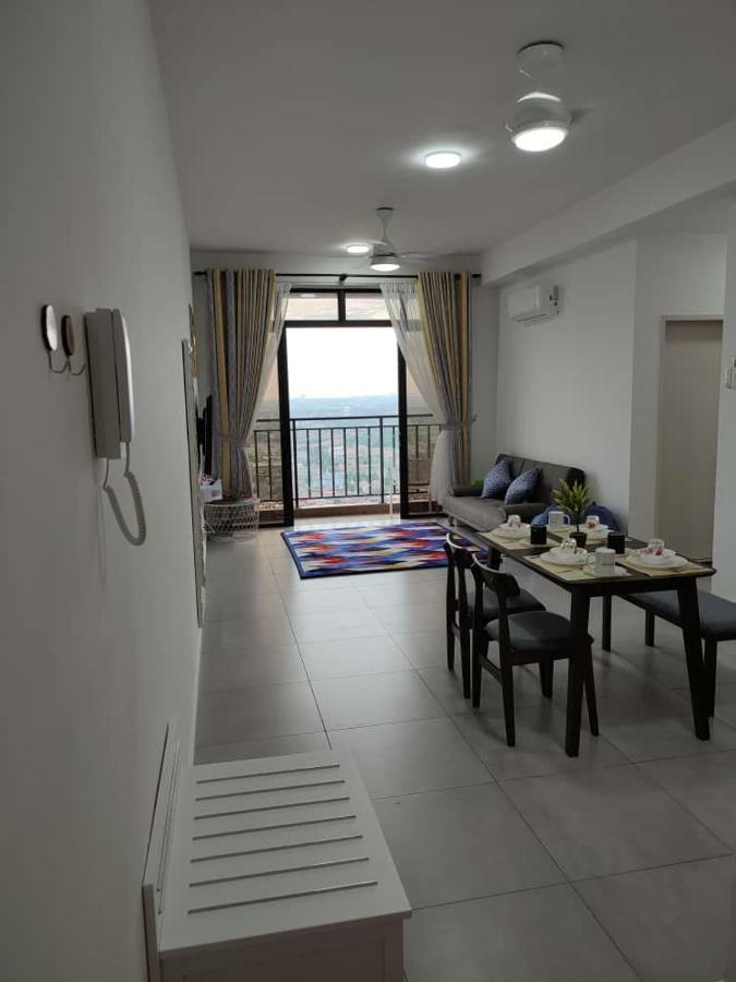 The Quartz 3 Bedroom With Fully Furnish And Fully Aircond, Infinity Pool, Corner Lot With Seaview And View Centre Of Malacca * Tranquerah